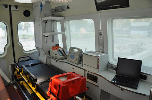象山县救护车内部